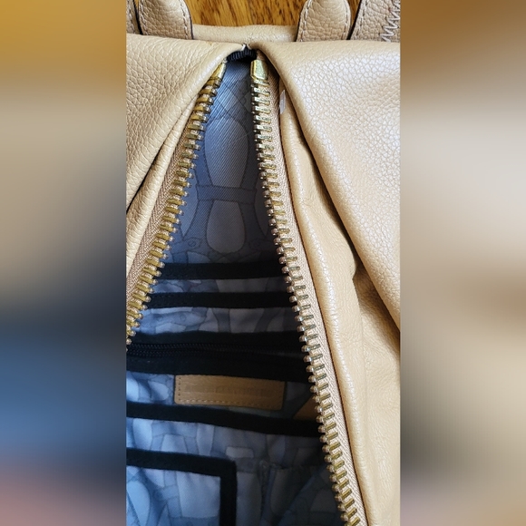 Aimee Kestenberg EUC women's stylish yellow bold zipfront backpack - Picture 7 of 14